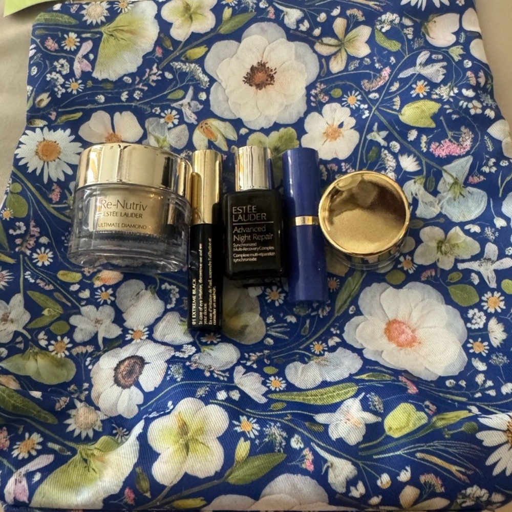 Estee Lauder Re-Nutriv and Night Repair Set with Blue and Gold Packaging